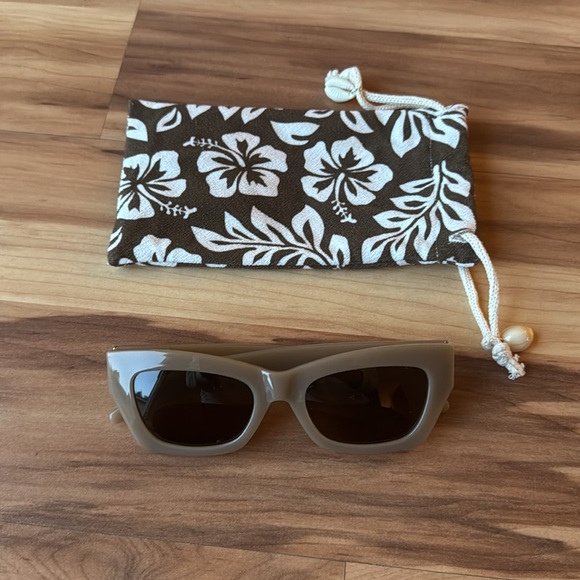 Z Supply x Warm Collective Polarized Sunglasses Taupe - Picture 2 of 3